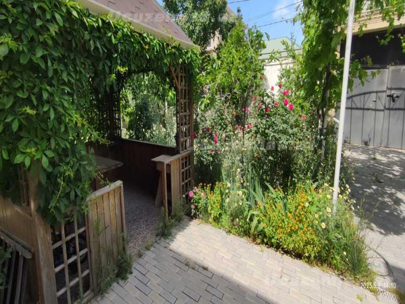 satilir-5-otaqli-heyet-evi-villa-xirdalan-s-xirdalanda-8-nom-mektebe-yaxin