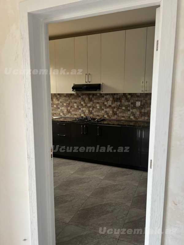 satilir-5-otaqli-heyet-evi-villa-abseron-hokmeli-hokmelide-beton-yola-300-mtr-m