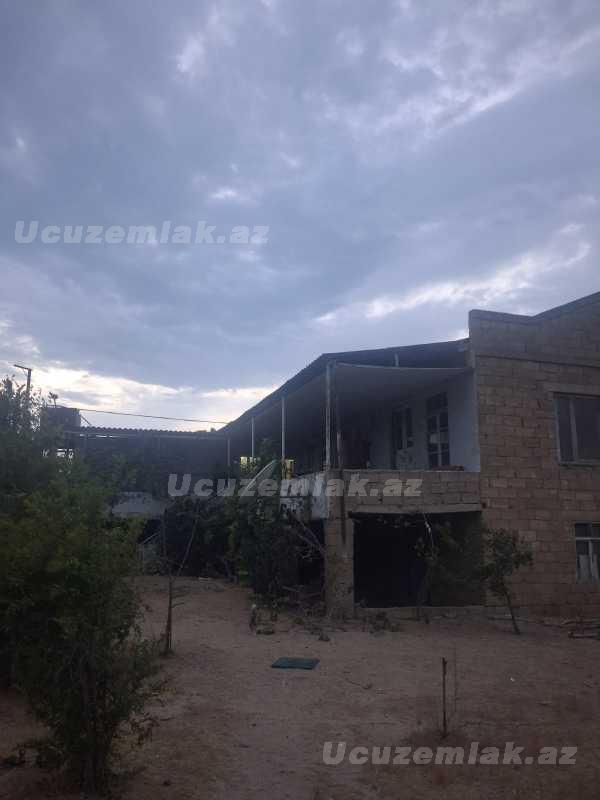 satilir-4-otaqli-bag-evi-baki-xezer-rayonu-zire-zire-qes